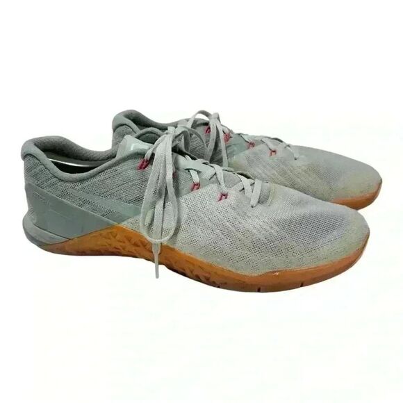 Nike Metcon 3 Sneaker in Dark Stucco/Pale Grey-University Red-Metallic Silver 13 - Picture 1 of 8